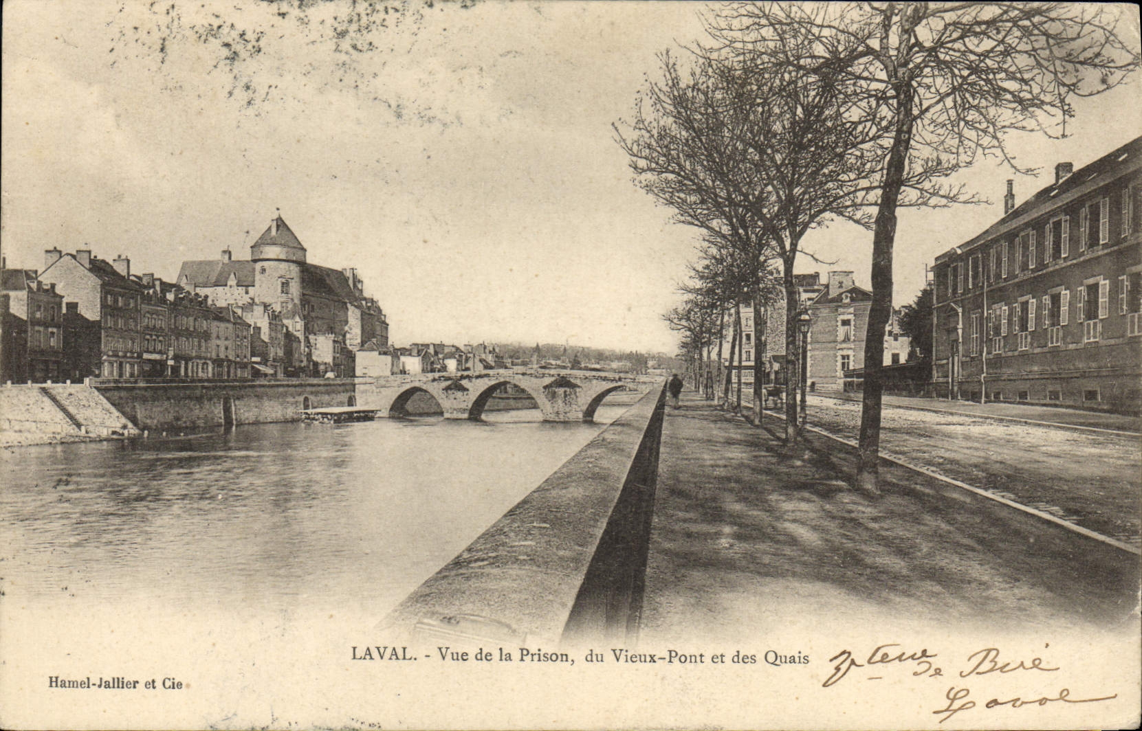 CPA Prison Laval vue de la prison du Vieux Pont et des Quais