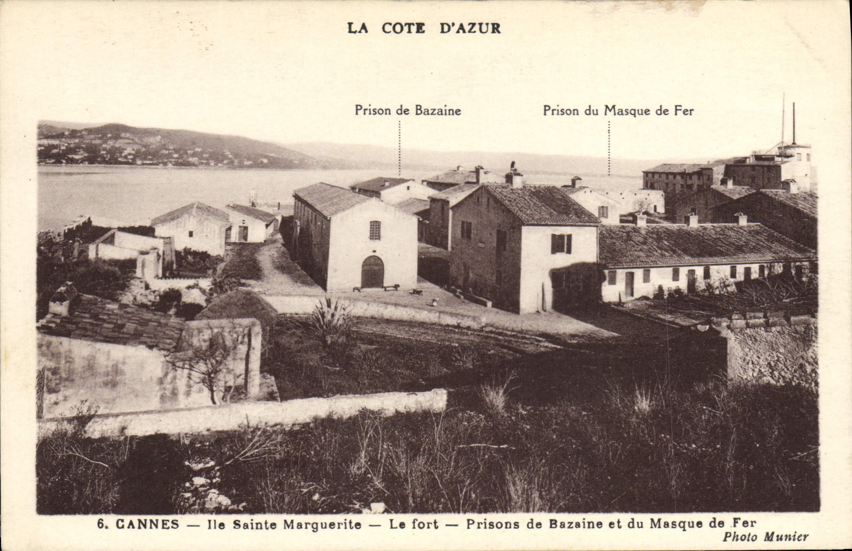 CPA Prison Cannes Ile Sainte Marguerite Le fort Prisons de Bazaine et du masque de fer
