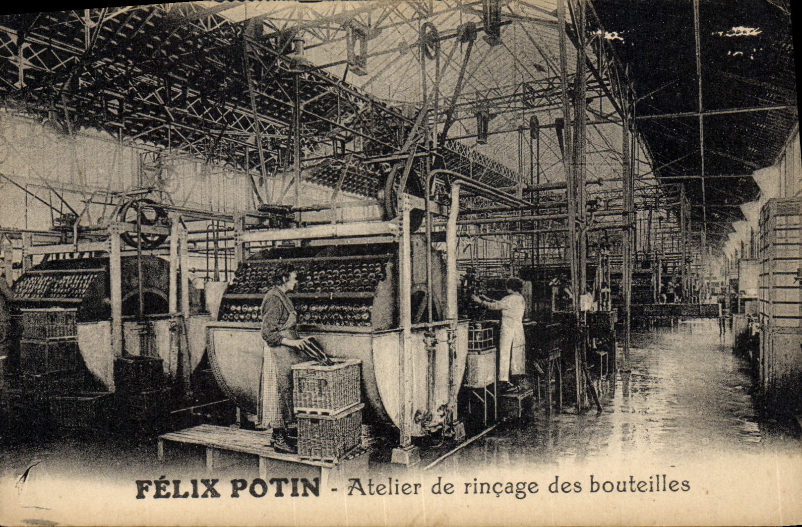 CPA Felix Potin Atelier de rincage des bouteilles