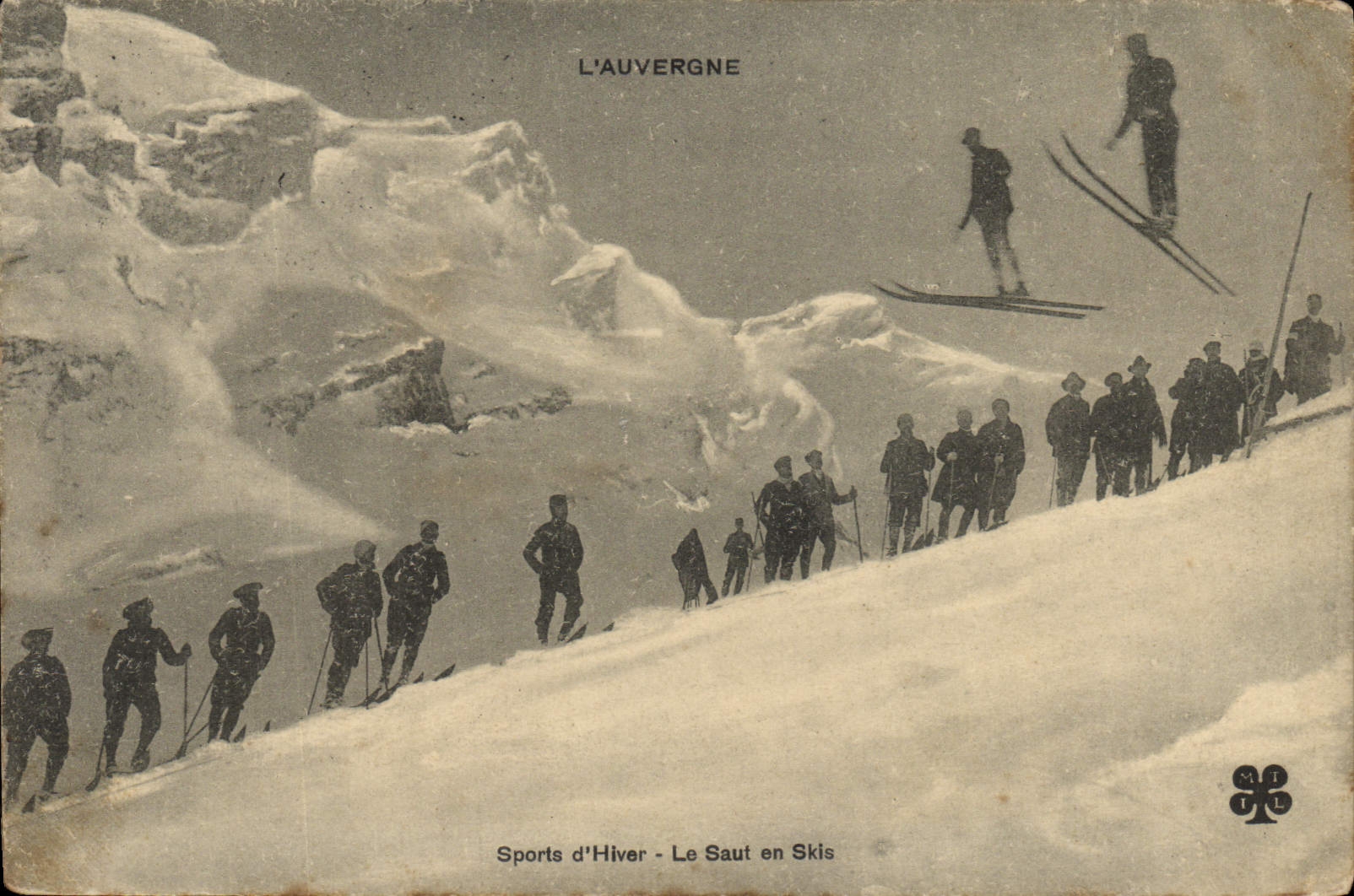VINTAGE POSTCARD Winter sports Ski Auvergne the ski-jump