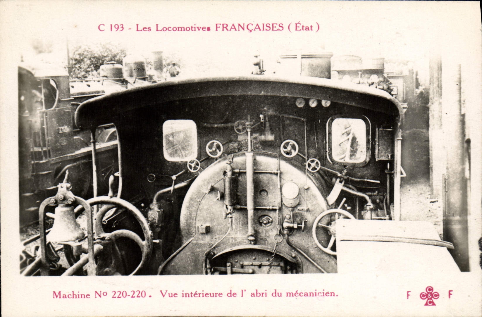 CPA Train Locomotive Machine 220 220 Vue interieure de l'abri du mecanicien
