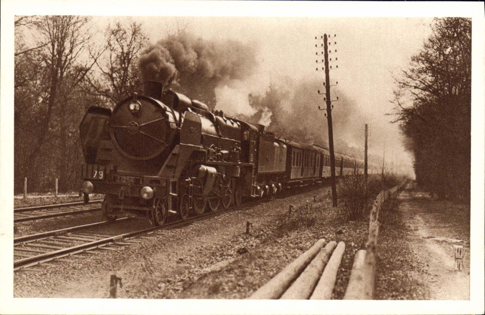 CPA Train Locomotive Chemin de fer du Nord Train rapide La Fleche d'Or Paris Calais