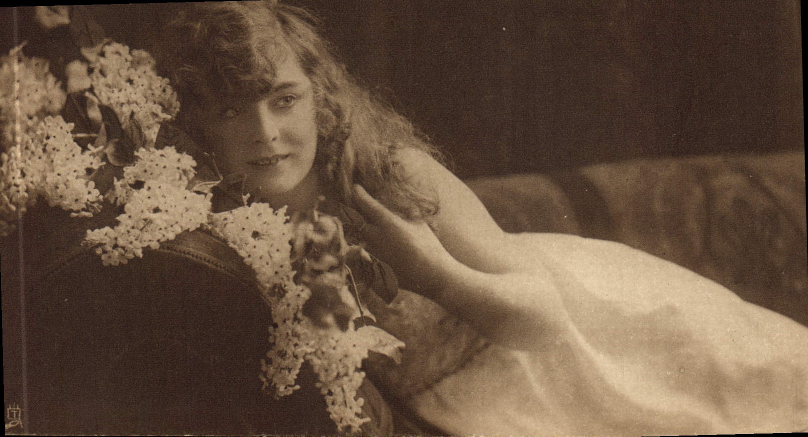 CPA Femme Nu erotique