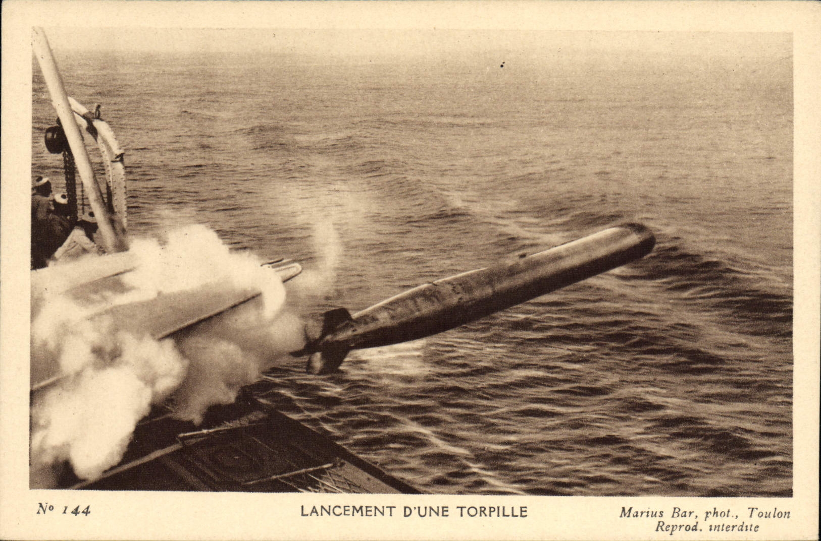 VINTAGE POSTCARD Boat War Launching of a torpedo