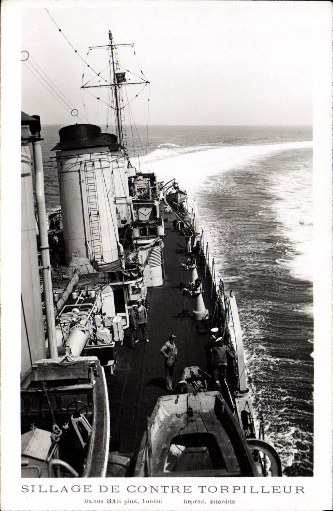 VINTAGE POSTCARD Boat War Wake of against destroyer