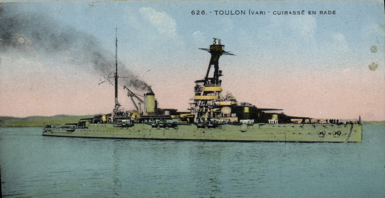CPA Bateau Guerre Toulon Cuirasse en rade