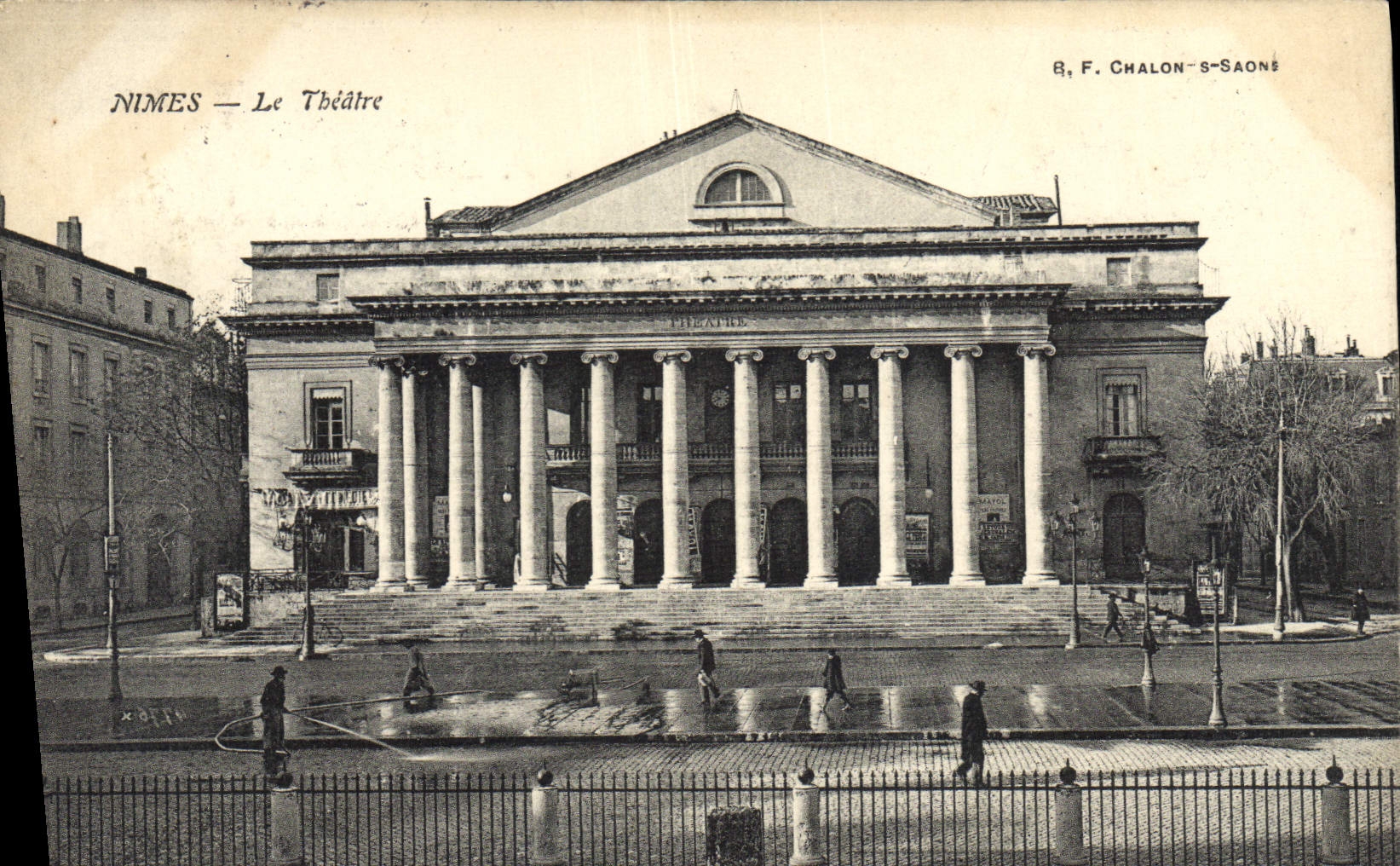 VINTAGE POSTCARD Nimes the theater