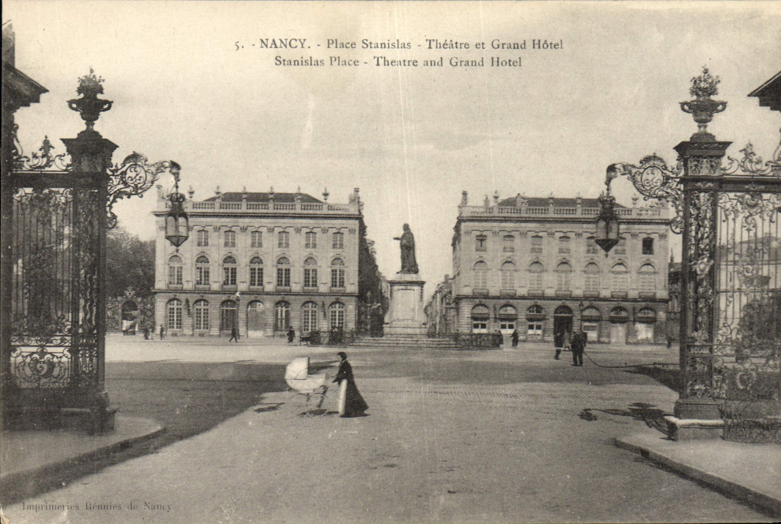 CPA Nancy Place Stanislas Le theatre et Grand Hotel 
