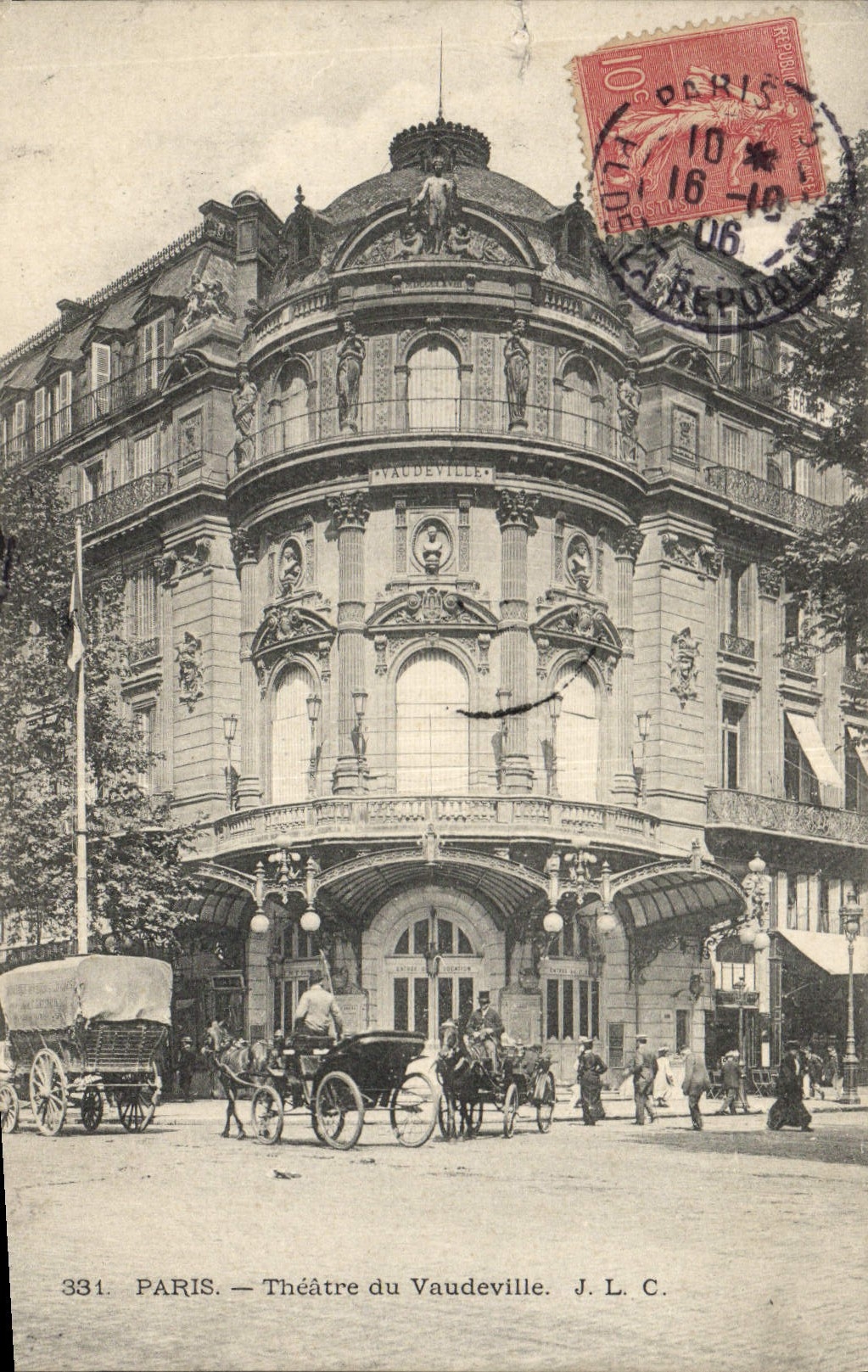 CPA Paris Le theatre du Vaudeville 
