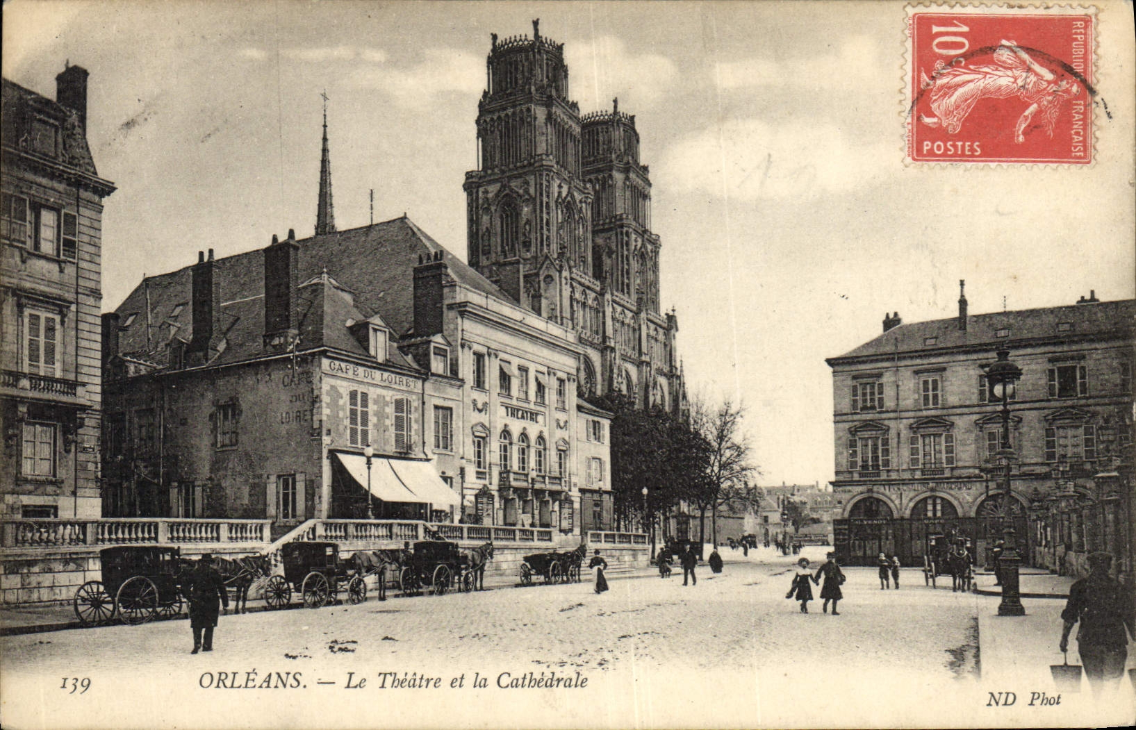 CPA Orleans Le theatre et la cathedrale 