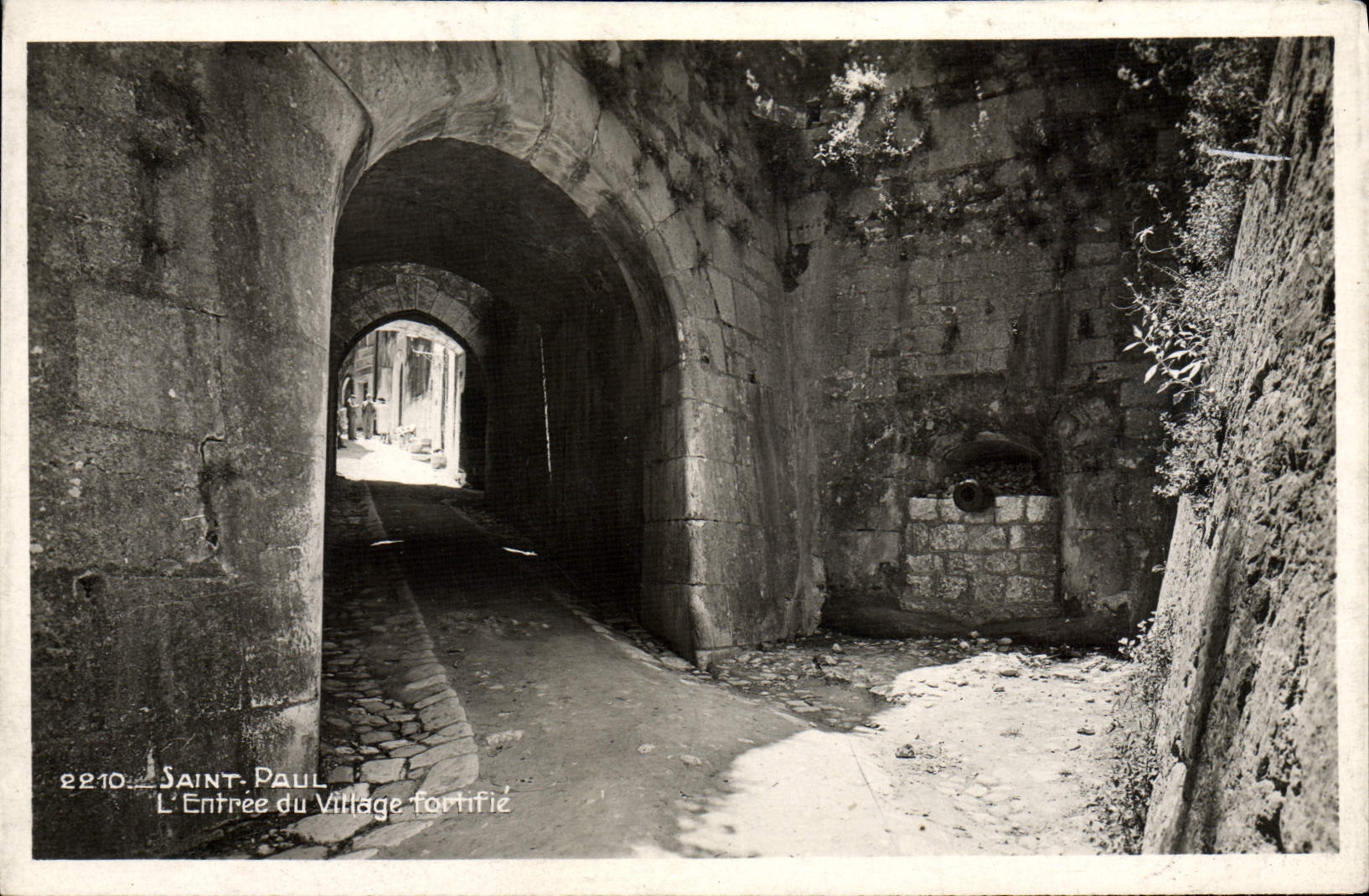CPA Saint Paul L'entree du village fortifie