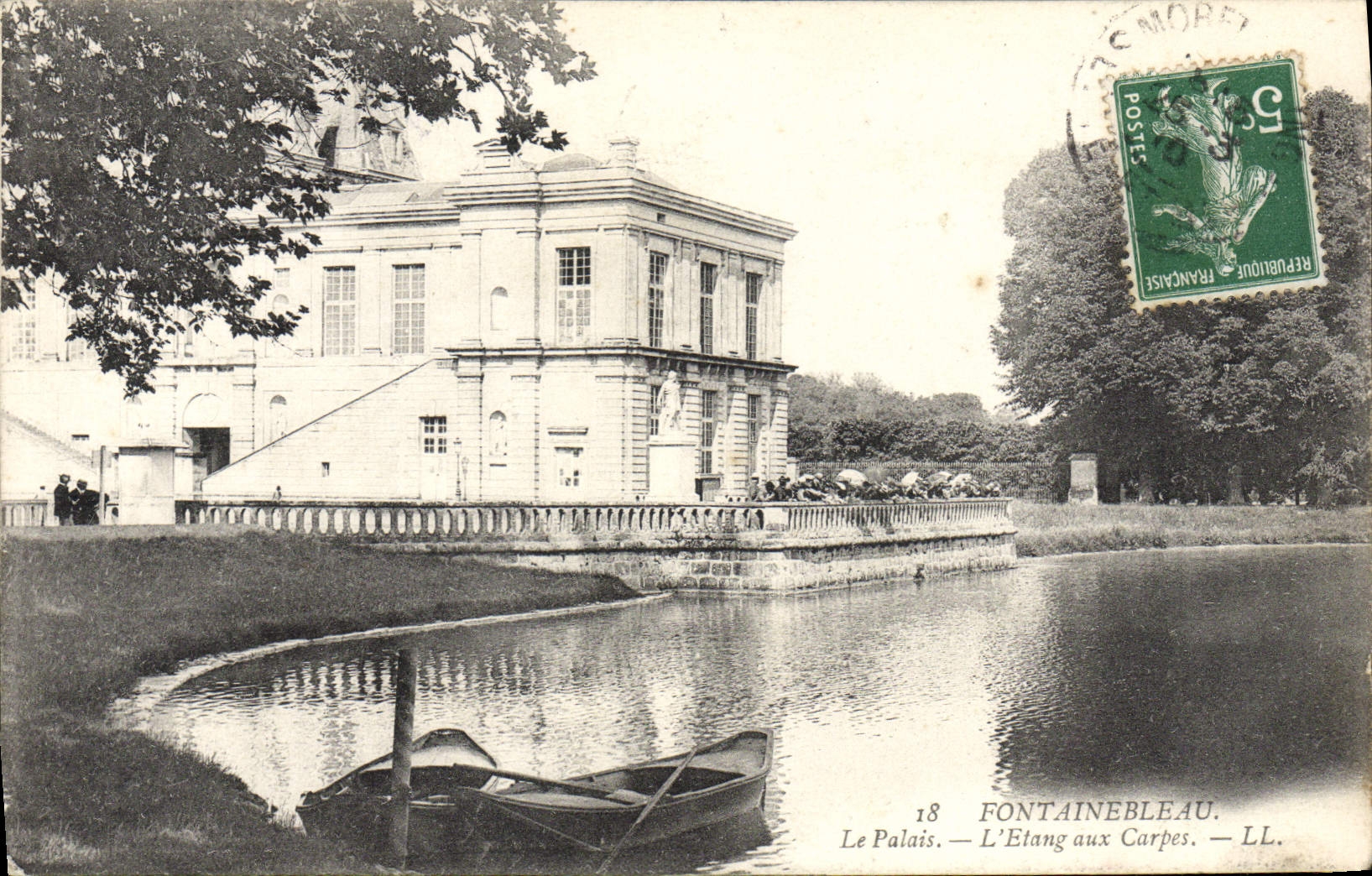 CPA Palais De Fontainebleau L'Etang aux Carpes