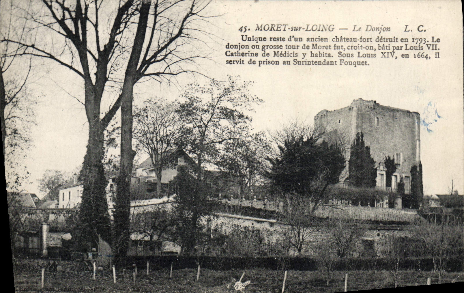 VINTAGE POSTCARD Moret On Loing the Keep