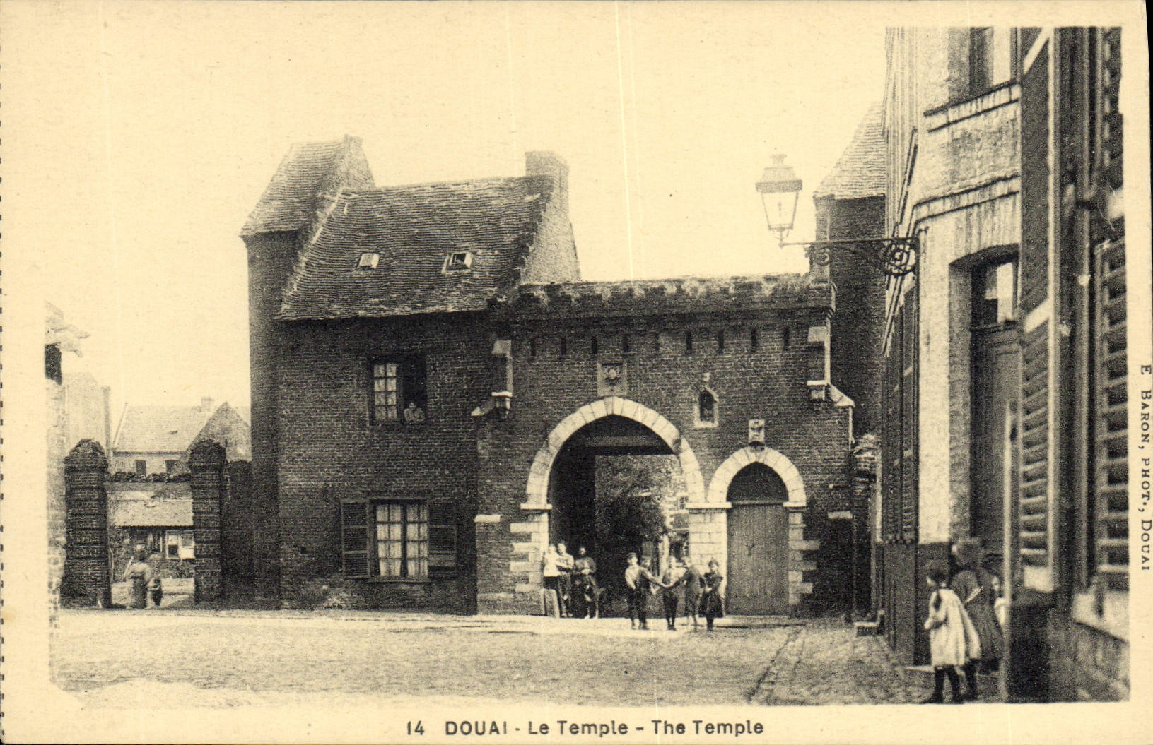 VINTAGE POSTCARD Douai the temple