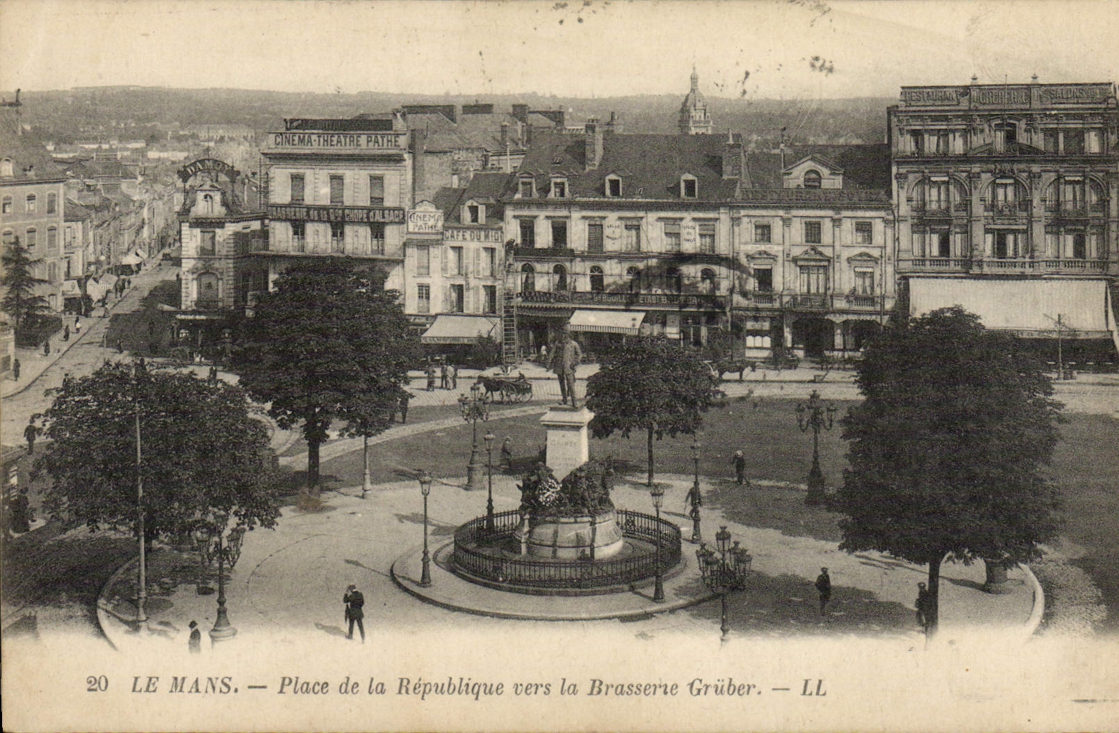 CPA Brasserie Le Mans Place de la Republique vers la brasserie Gruber 
