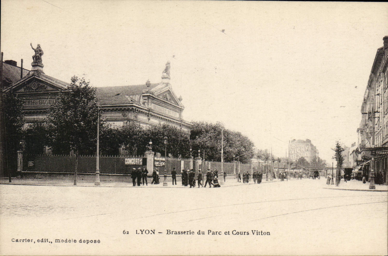 CPA Brasserie Lyon Brasserie du Parc et cours Vitton