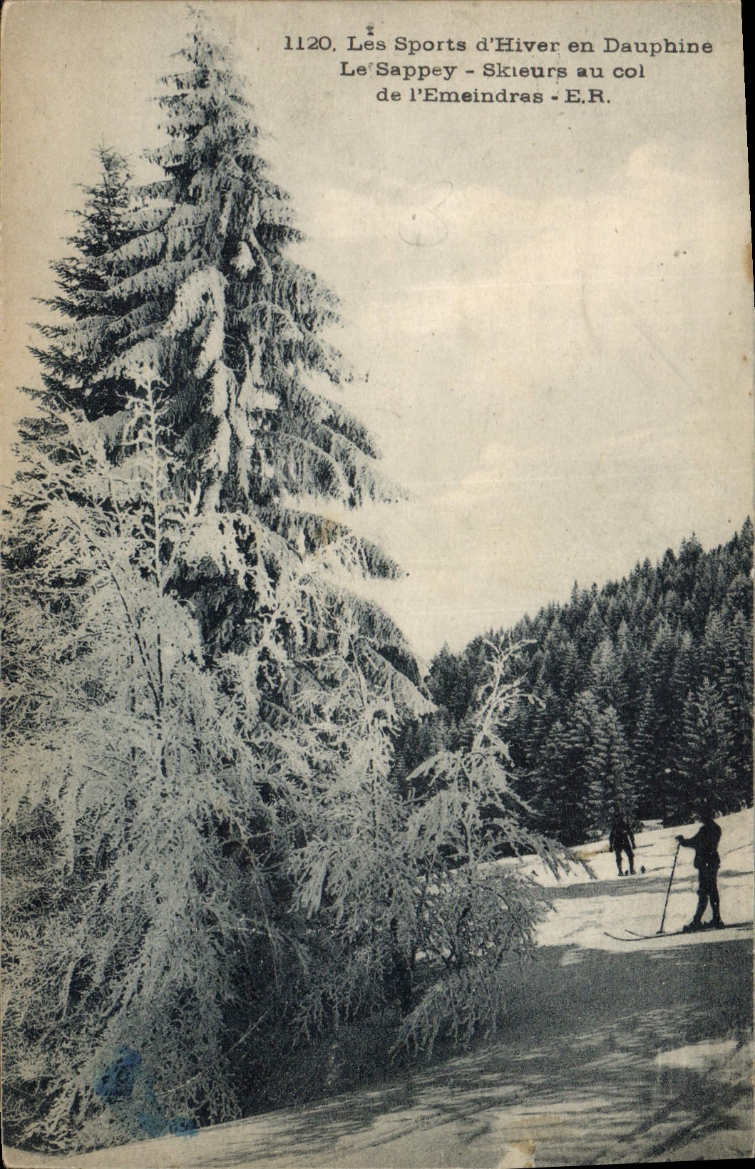 VINTAGE POSTCARD Dauphine Winter sports Ski SAppey Skiers with the collar of Emeindres