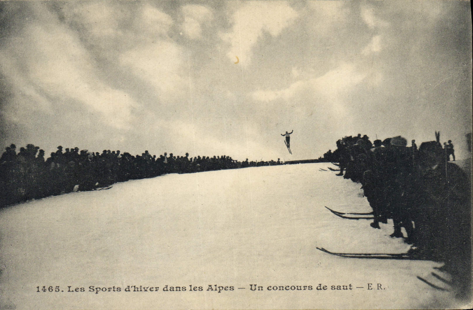 VINTAGE POSTCARD Winter sports Ski a contest of jump