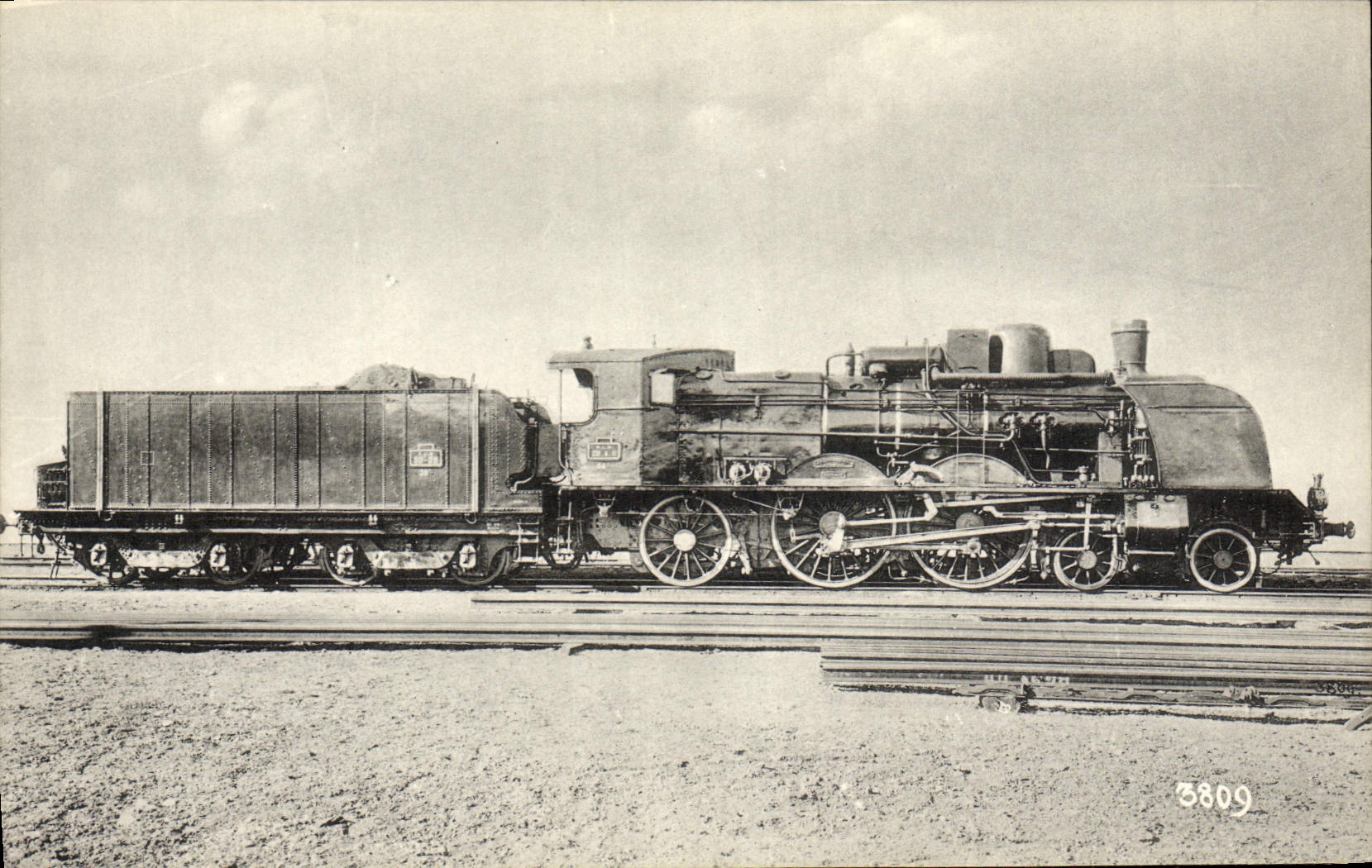 CPA Train Locomotive du Sud Est Machine 221 B 11
