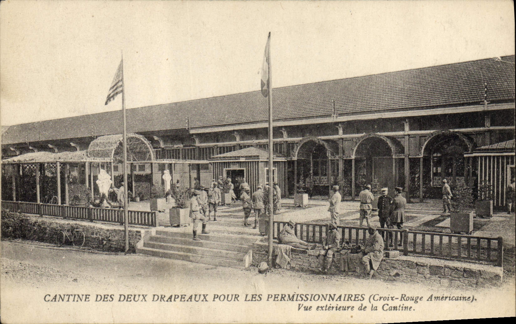 VINTAGE POSTCARD Militaria Canteen of the two flags for the persons on leave American Red Cross Sight external of the canteen