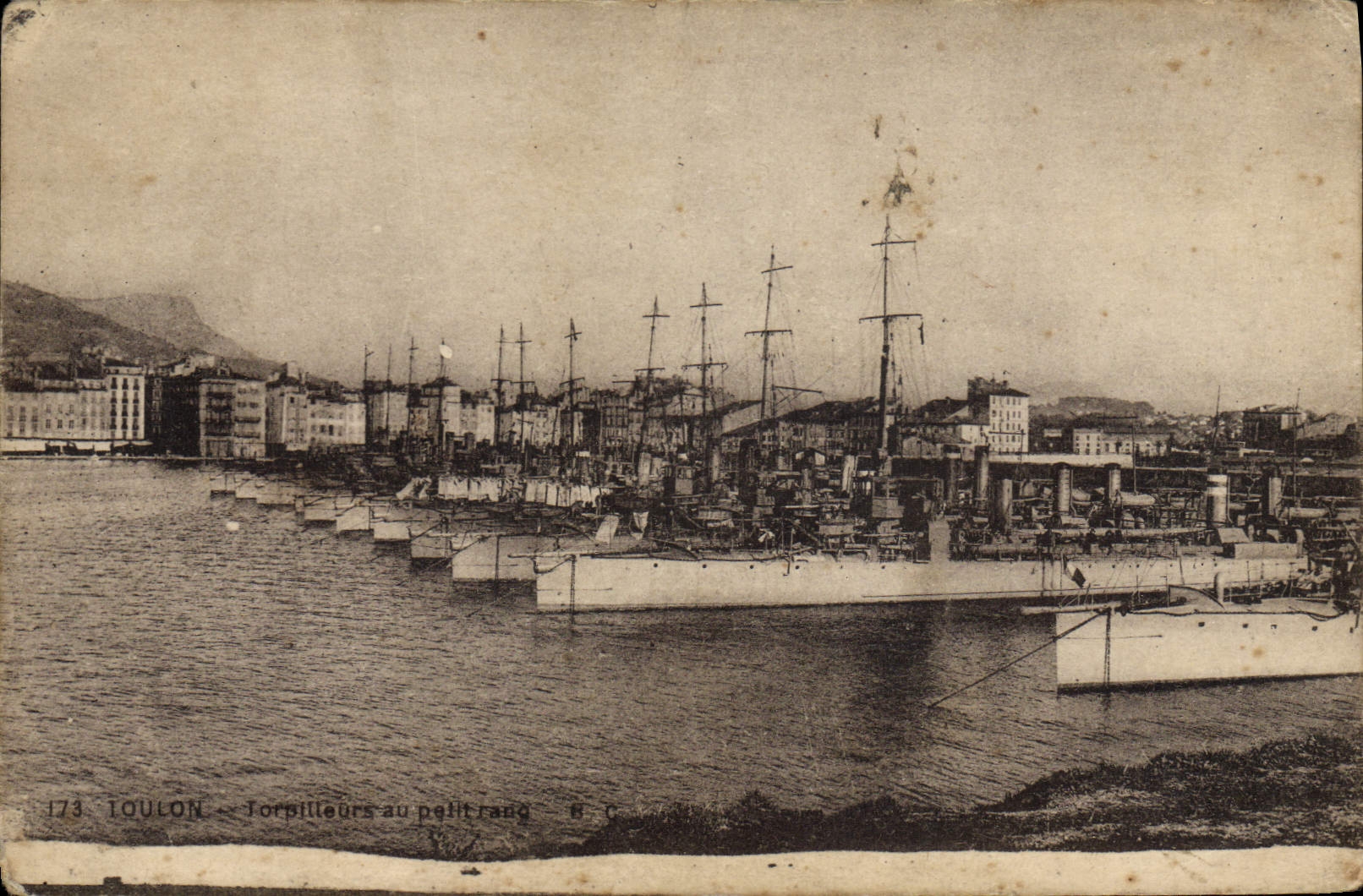 CPA Bateau Guerre Toulon Torpilleurs au petit rang