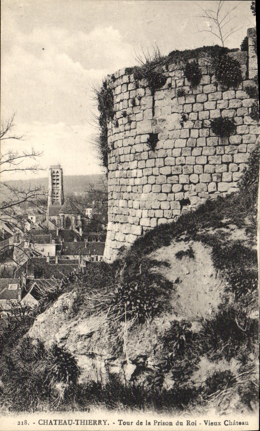 VINTAGE POSTCARD Prison Castle Thierry Tower of the prison of the king Vieux castle