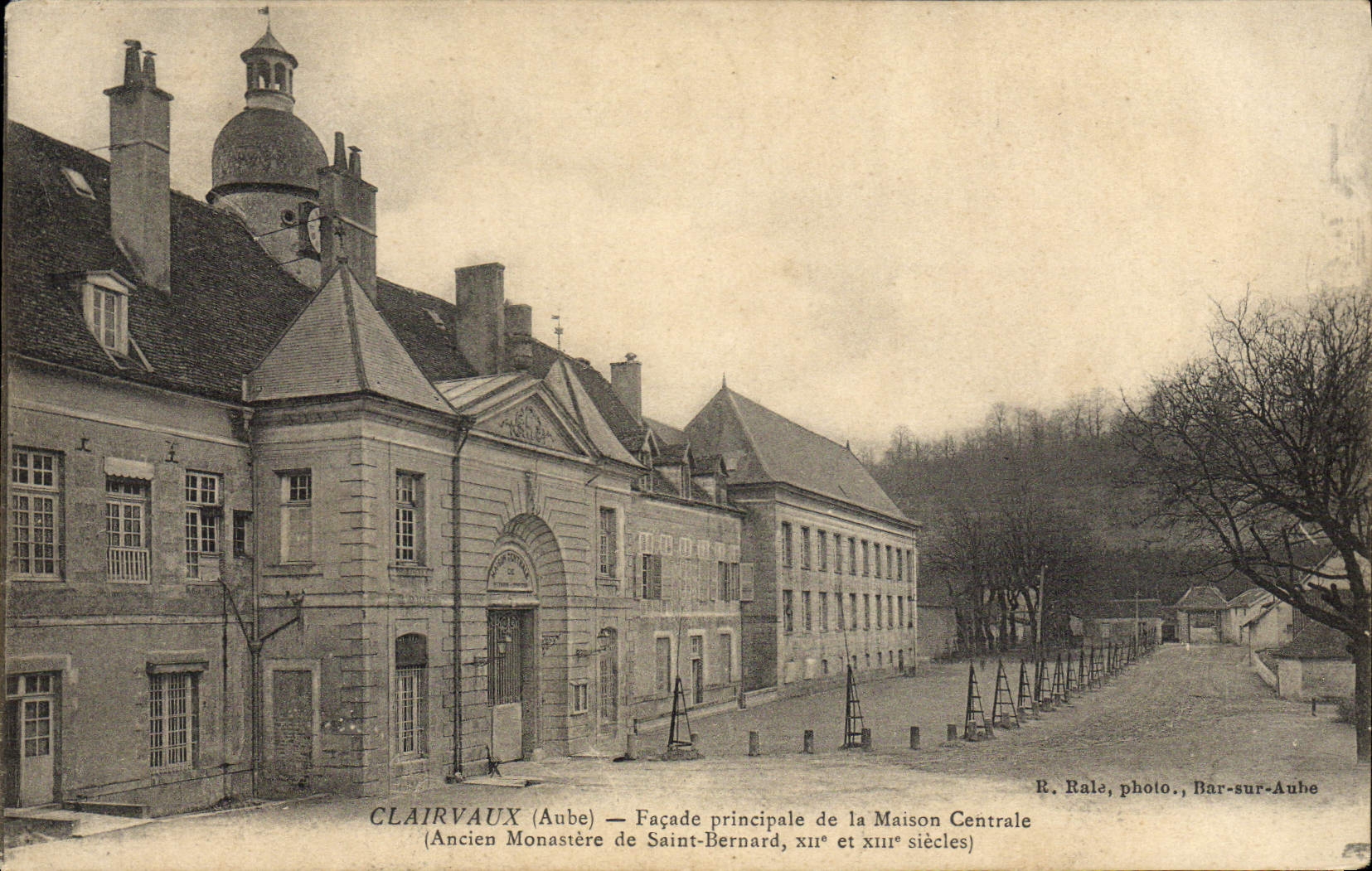 VINTAGE POSTCARD Prison Clairvaux principal Frontage of the central house Old monastery of Saint Bernard