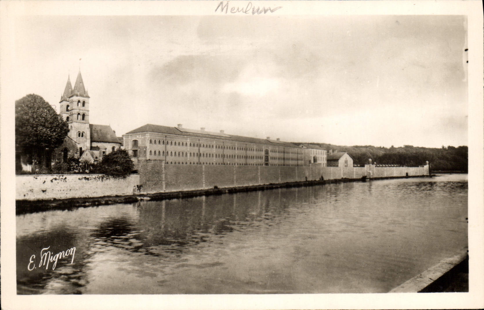 Prisión Melun Notre Dame de la POSTAL de la VENDIMIA y la prisión central