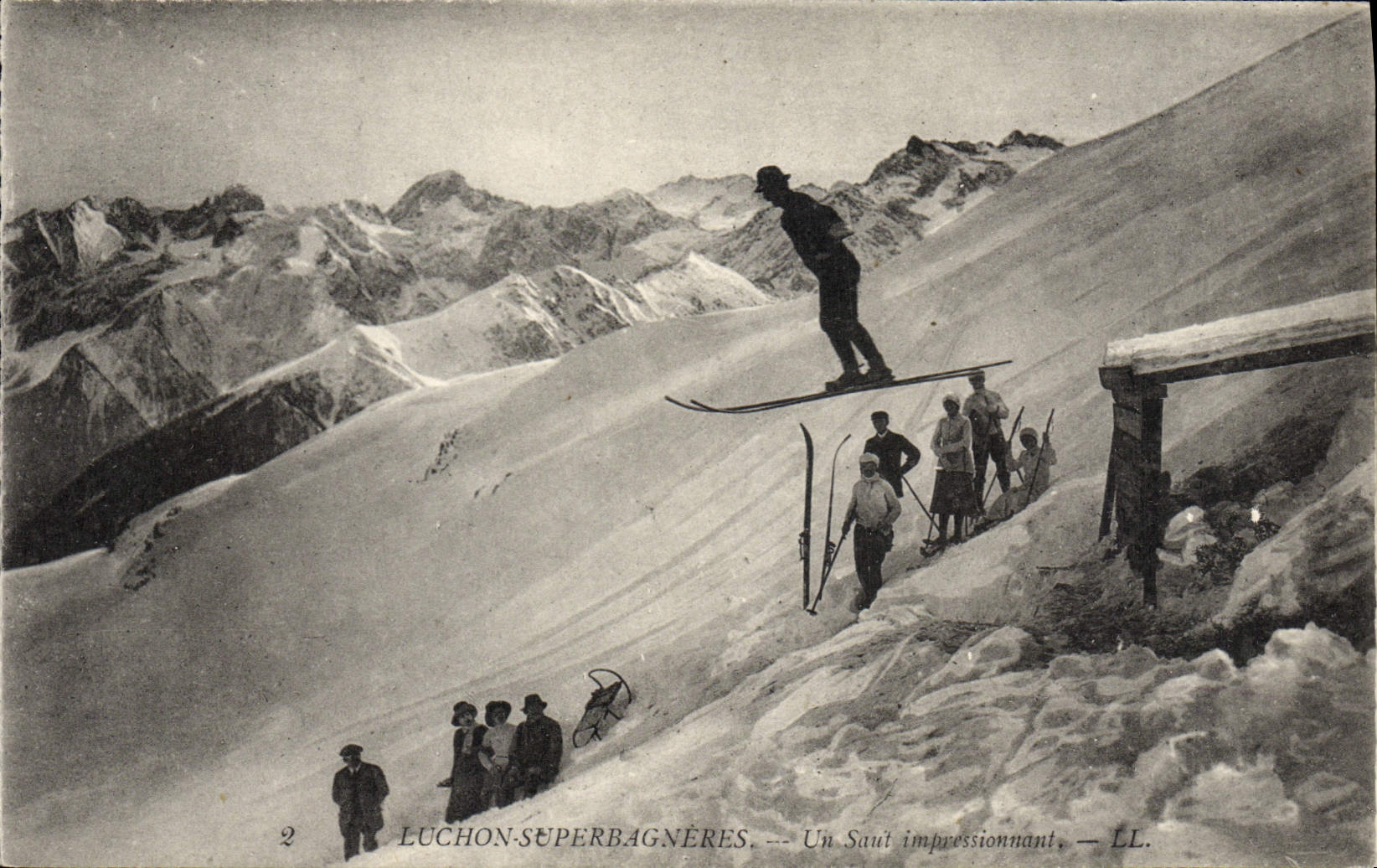 CPA Sports d'hiver Ski Luchon Superbagneres Un saut impressionnant