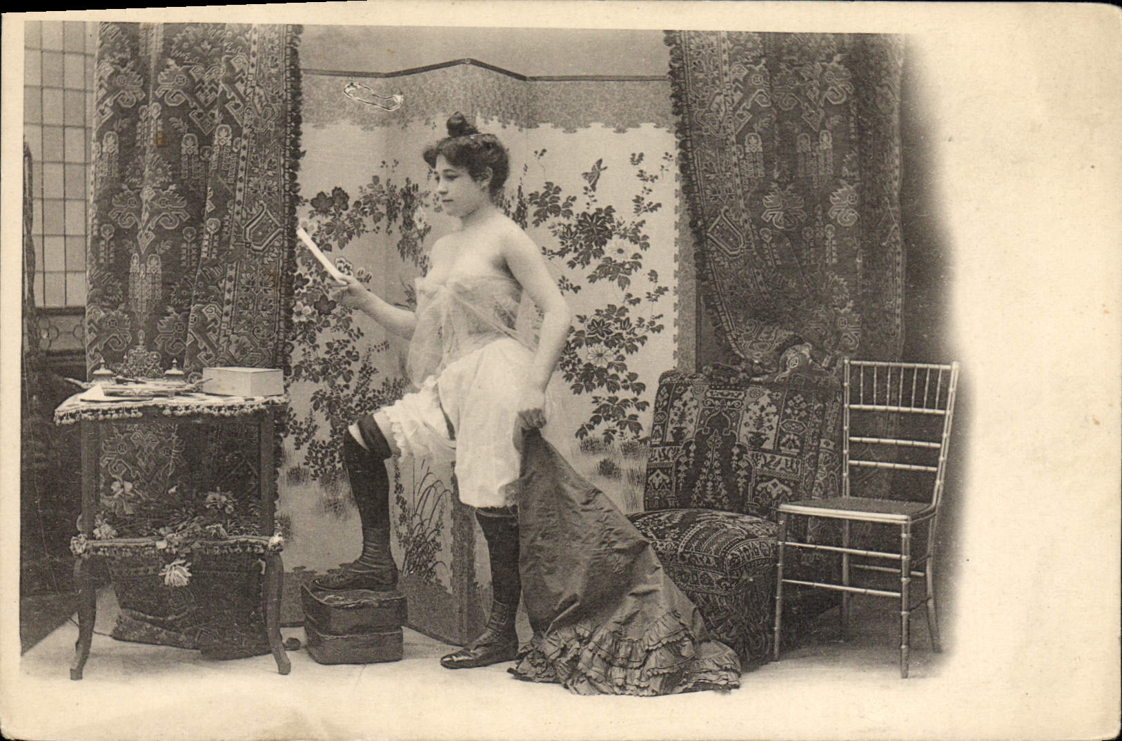 CPA Nu erotique Femme