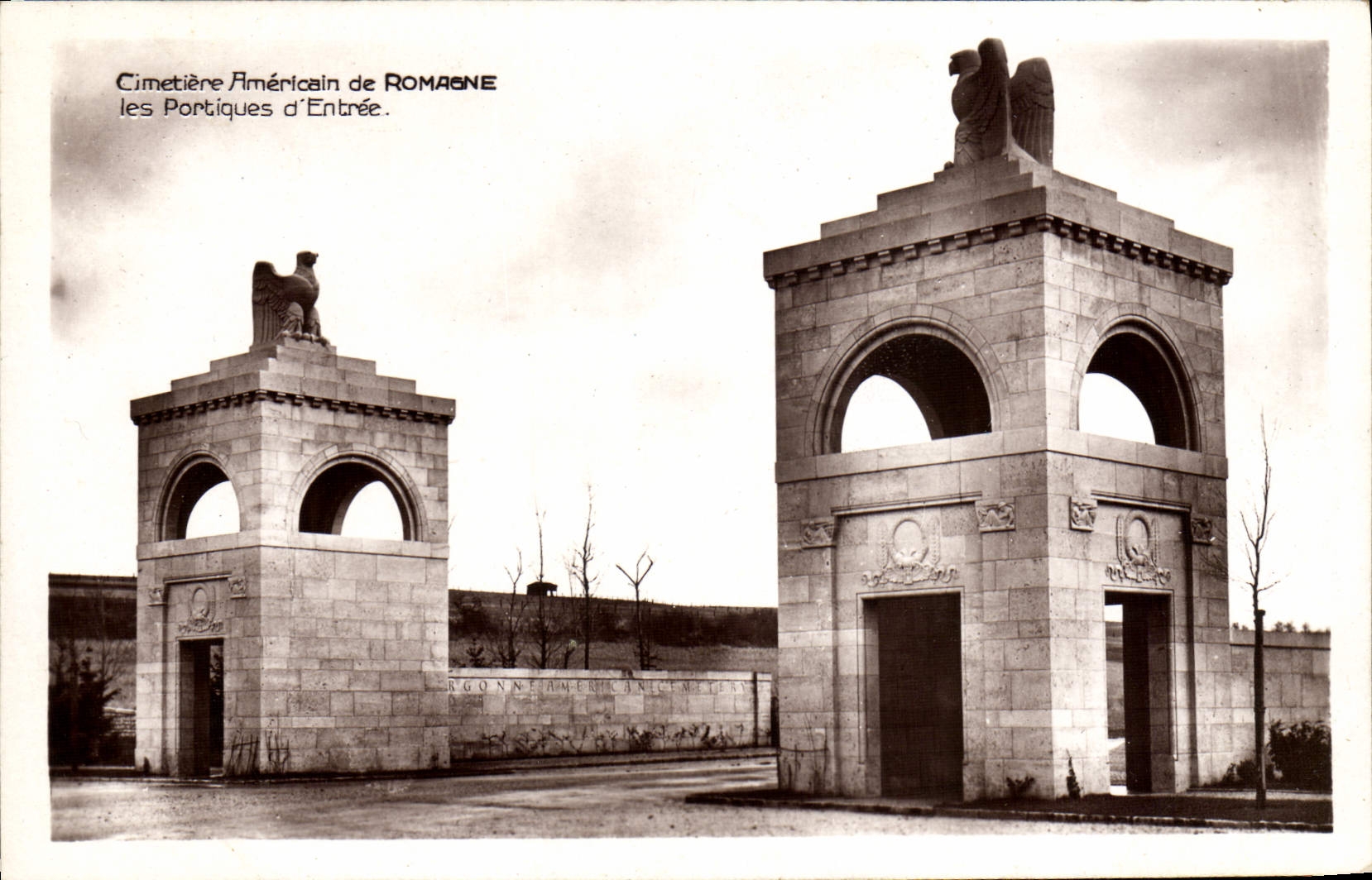 VINTAGE POSTCARD Militaria American Cemetery of Romagna