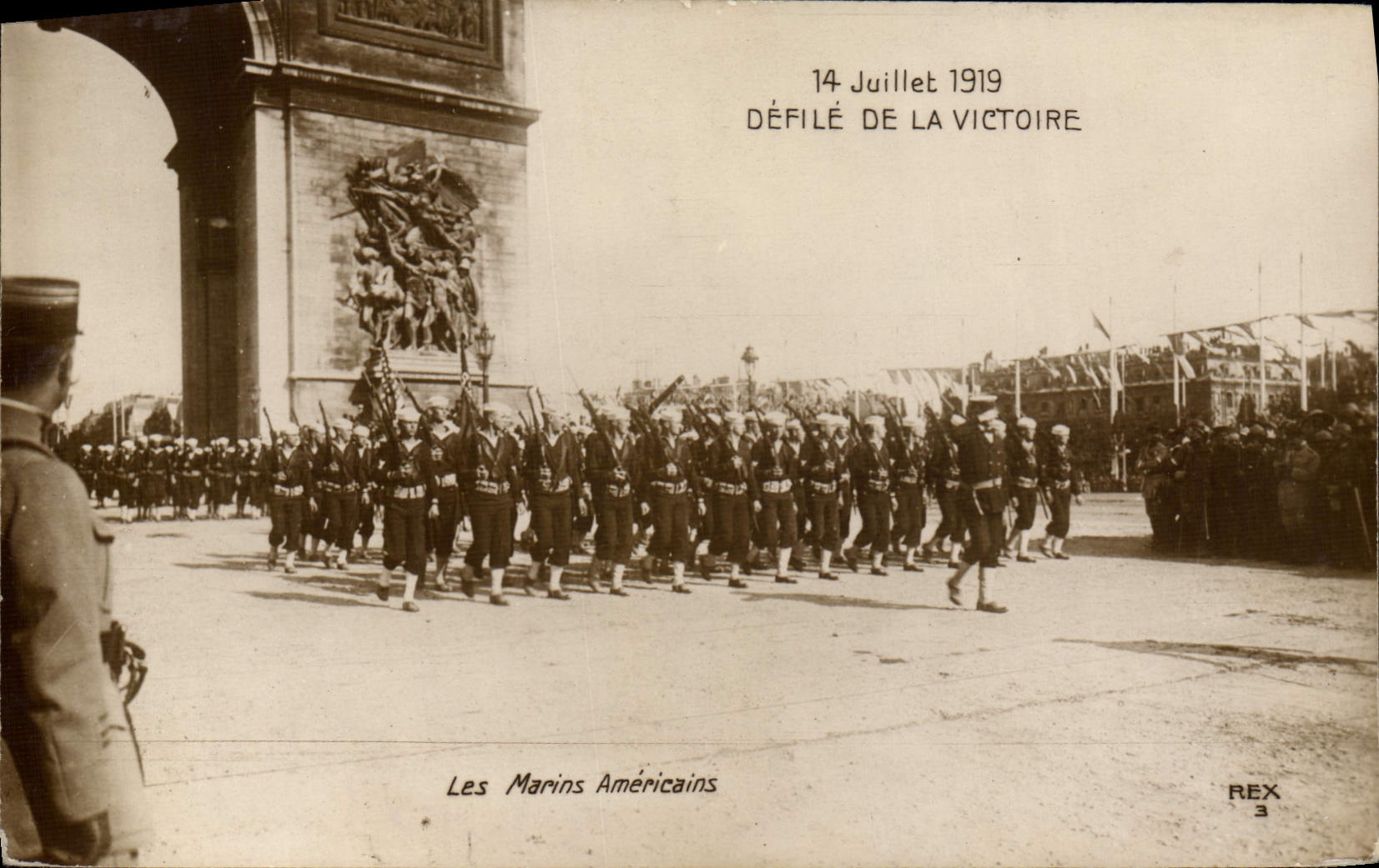 CPA Militaria Fetes de la victoire 14 juillet 1919 Defile de la Victoire Les marins americains