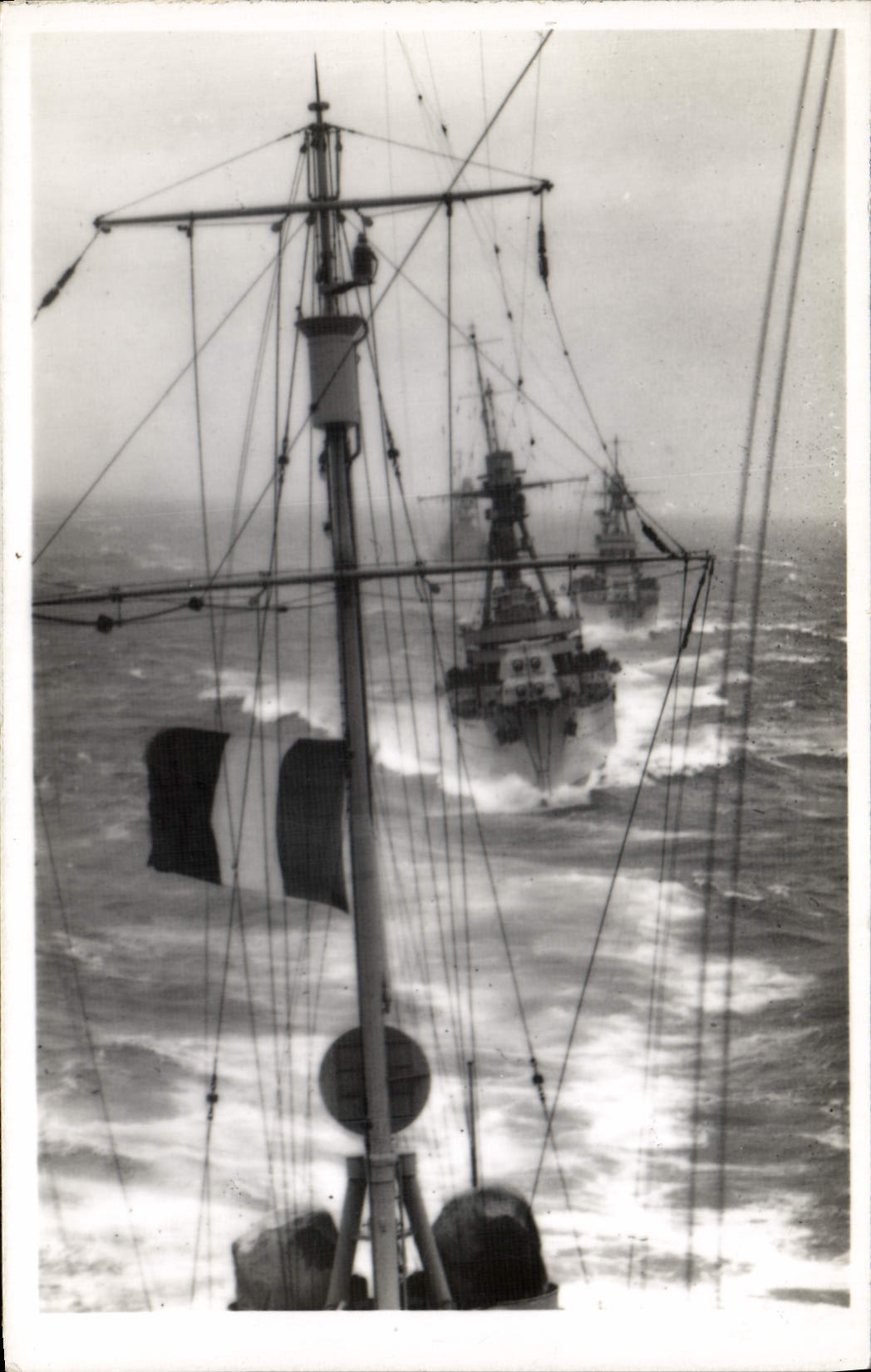 CARTE PHOTO Bateau Guerre 