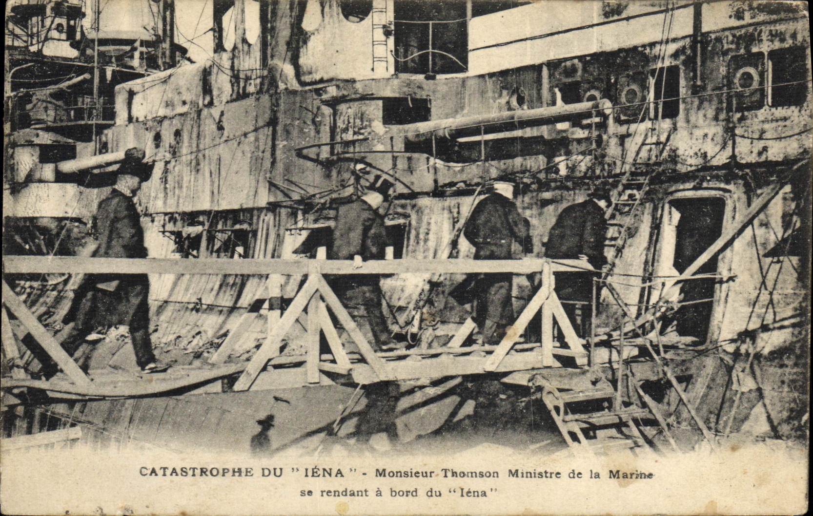 VINTAGE POSTCARD Bateau War Catastrophe of Iena Mr Thomson going Minister for the marine has edge of Iena