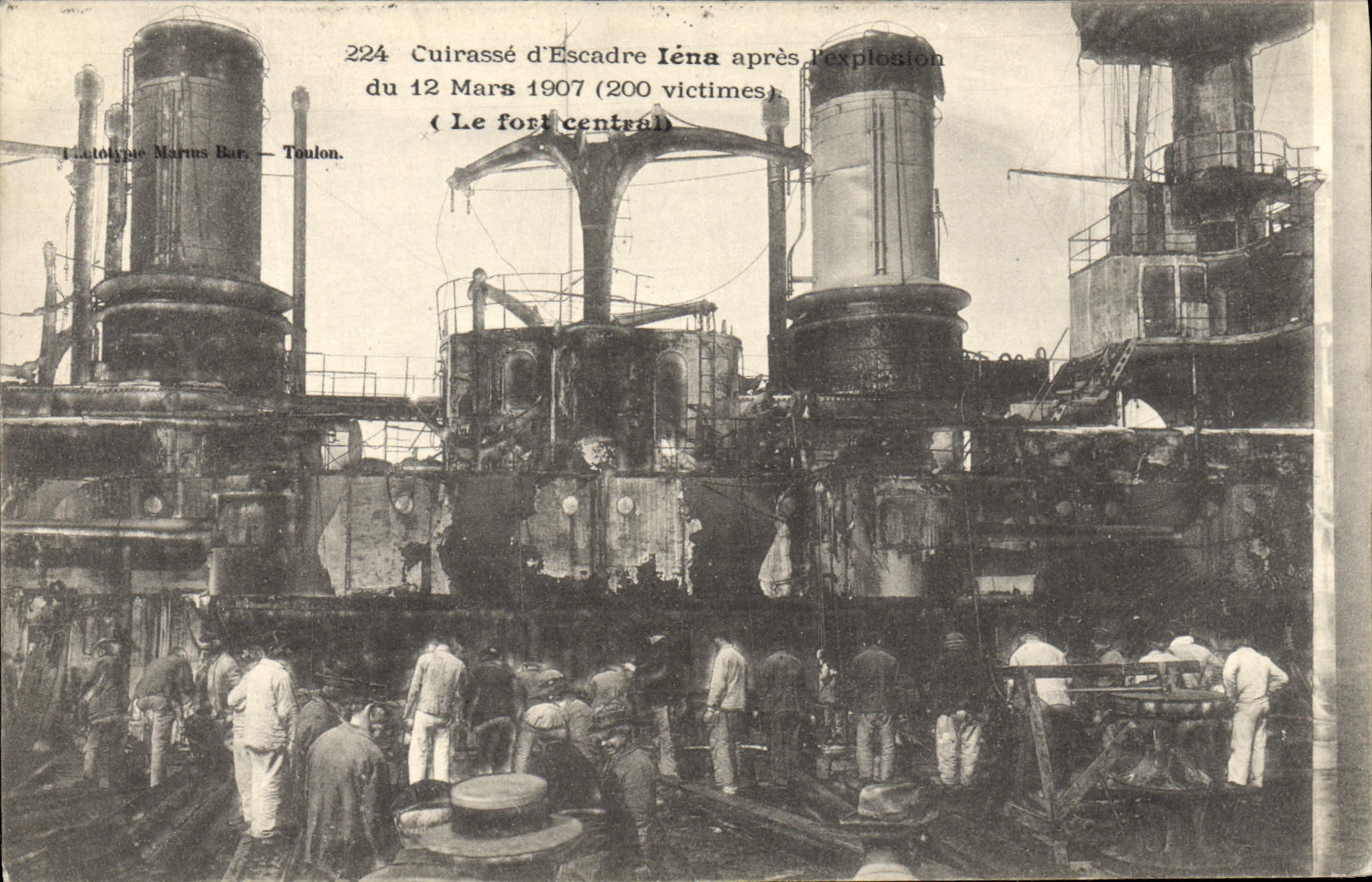 CPA Bateau Guerre Cuirasse d'escadre Iena apres l'explosion