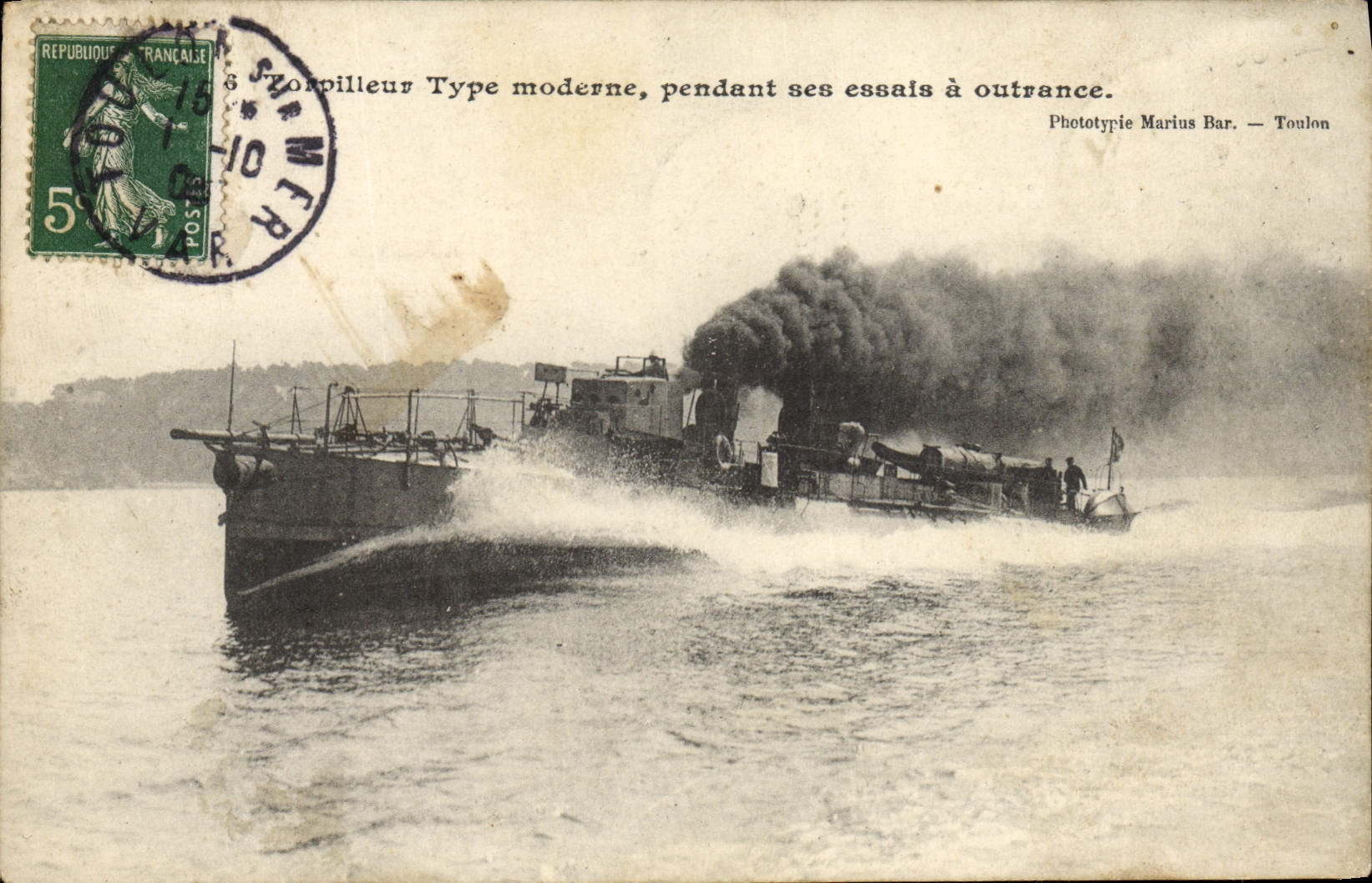 CPA Bateau Guerre Torpilleur Type moderne pendant ses essais a outrance 