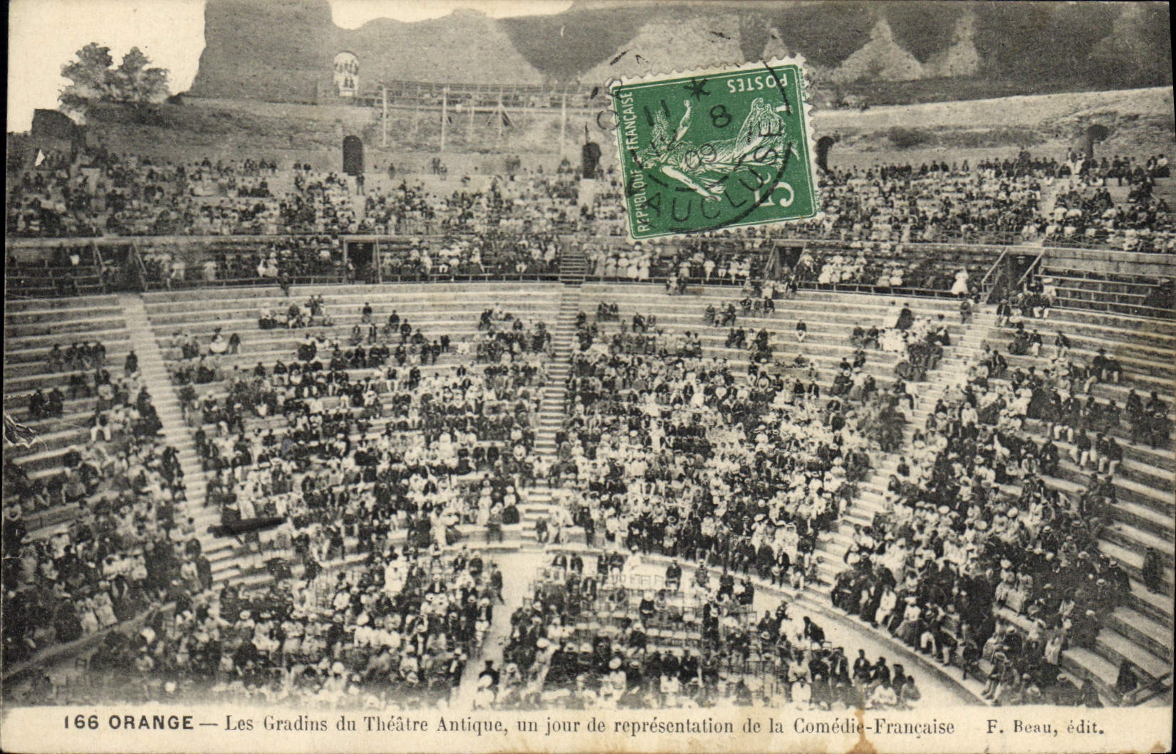 CPA Orange Les gradins du Theatre antique un jour de representation de la Comedie Francaise