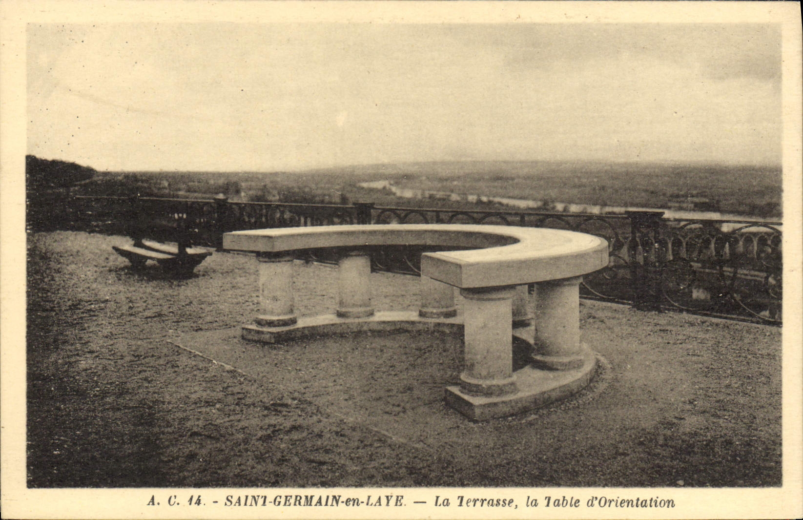 VINTAGE POSTCARD Saint Germain in Bush hammer the Terrace the table of orientation