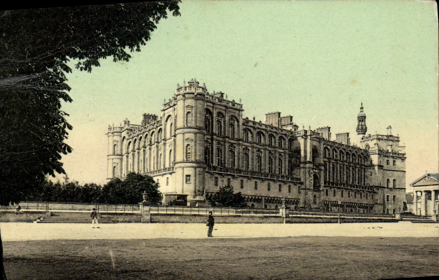 CPA Saint Germain en Laye Facade du chateau