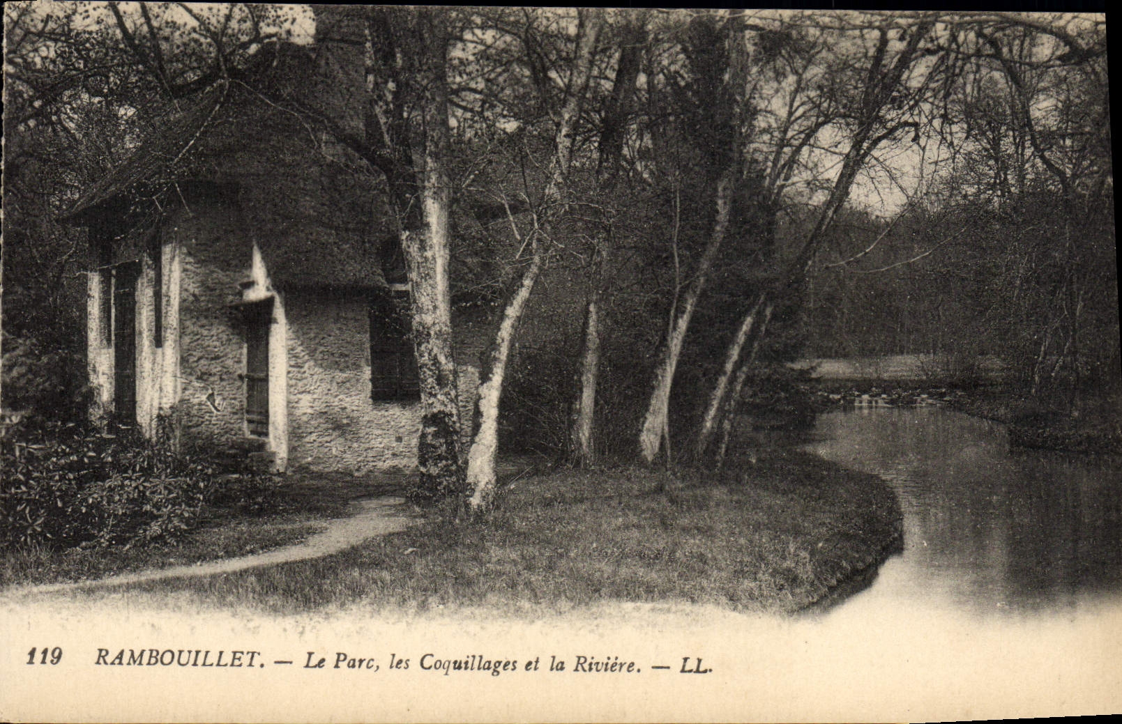 CPA Rambouillet Le Parc les coquillages et la riviere 