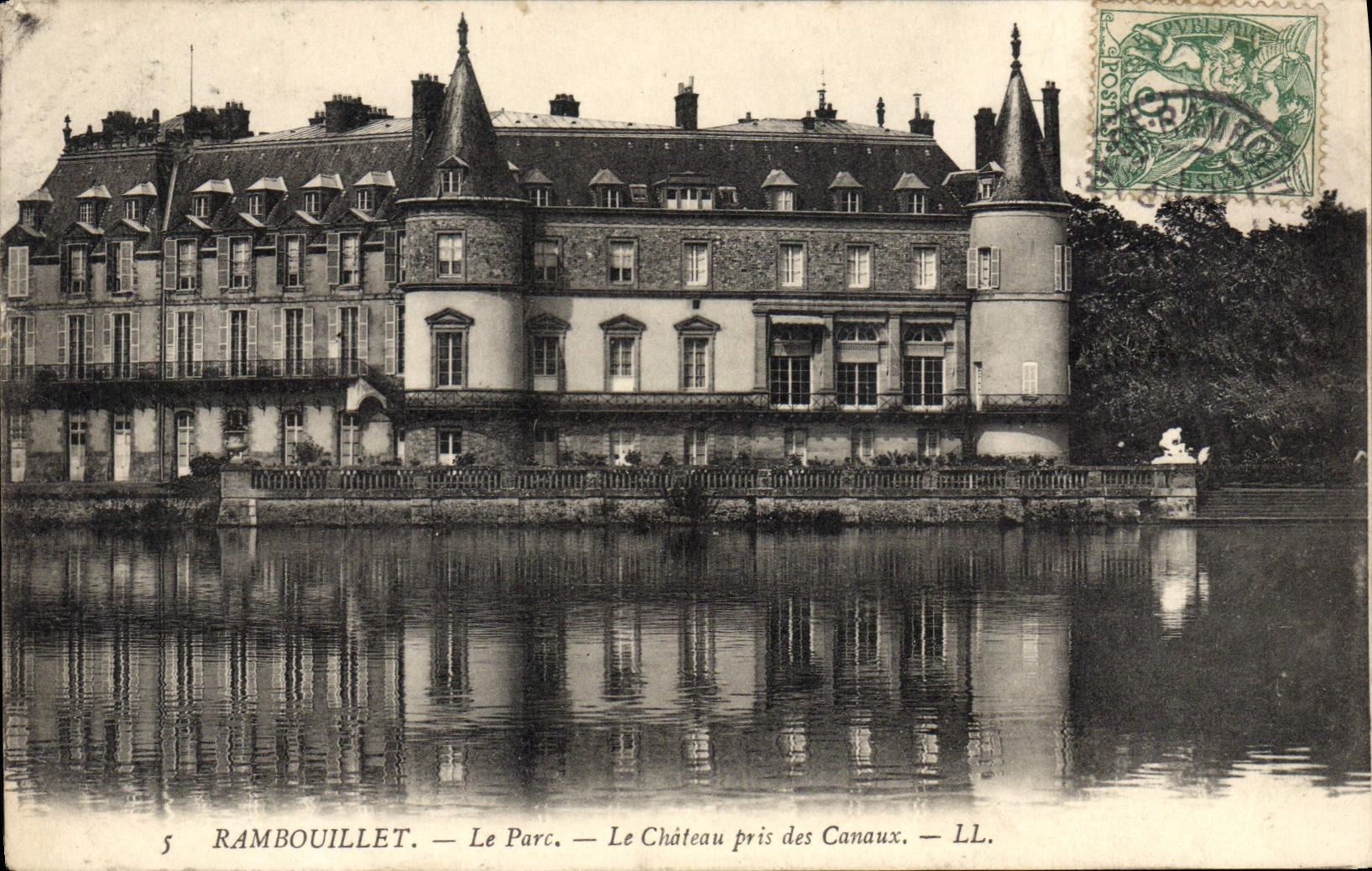 CPA Rambouillet Le Parc Le Chateau Pris des Canaux
