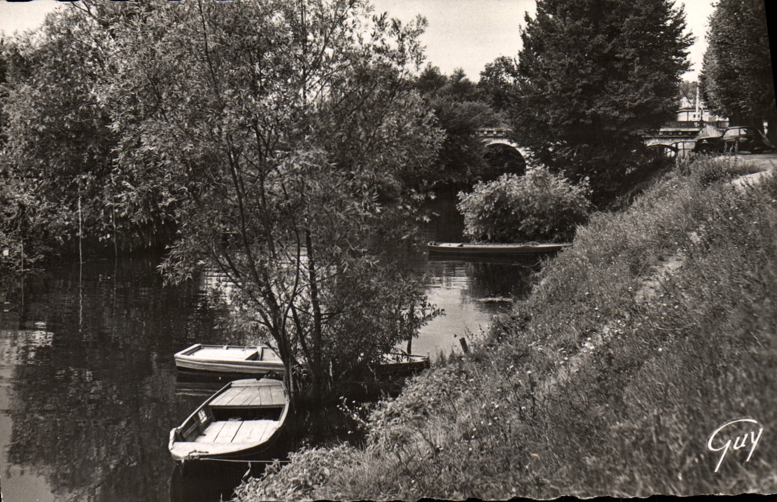 MODERN CARD Meulan Corner of the Seine and the Small Bridge