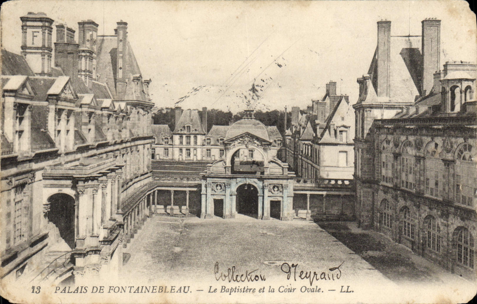 VINTAGE POSTCARD Palate of Fontainebleau the Baptistry and oval Court