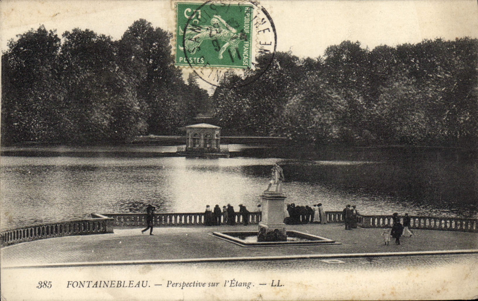 CPA Fontainebleau Perspective sur l'etang