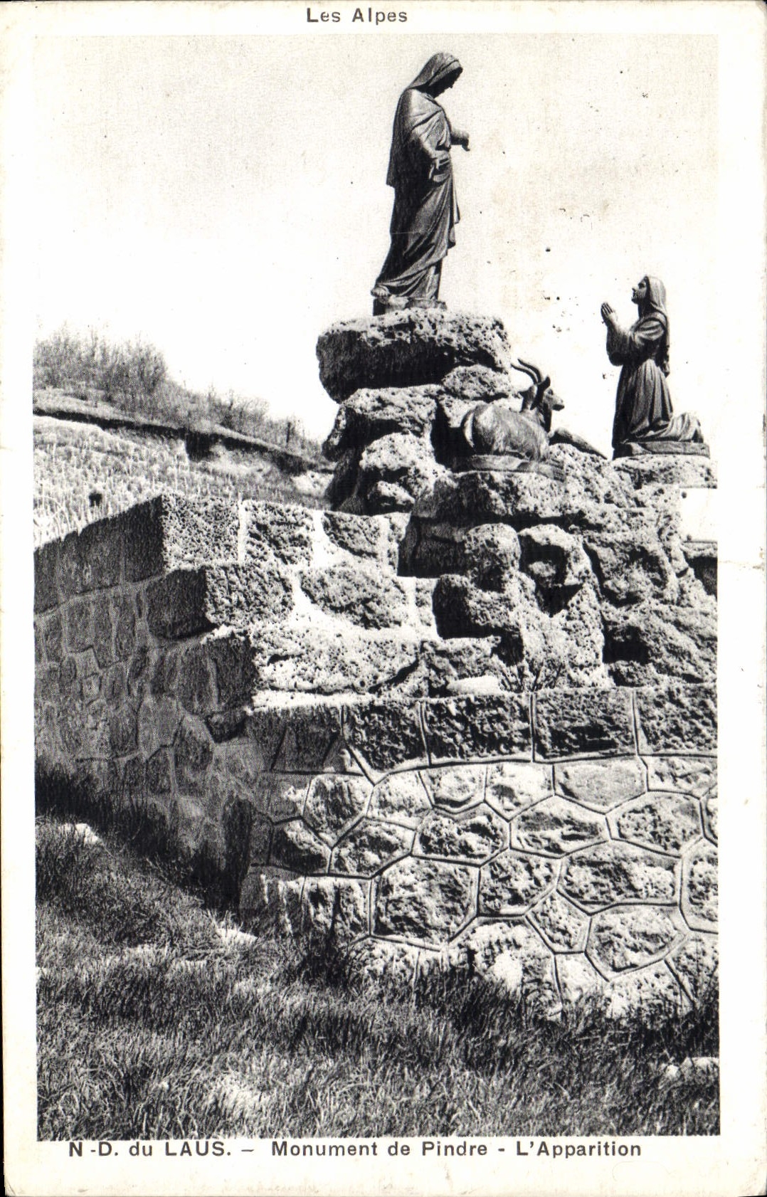 CPA Notre Dame Du Laus Monument du Pindre L'apparition