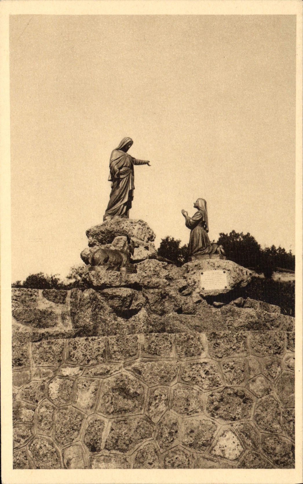 CPA Notre Dame Du Laus Monument du Pindreau