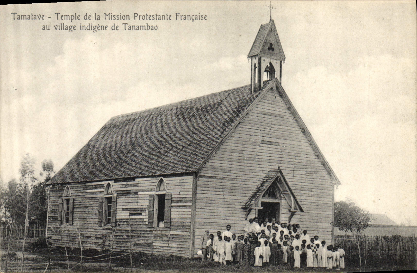VINTAGE POSTCARD Madagascar Tamatave Temple of the French Protestant mission at the indigenous village of Tanambao