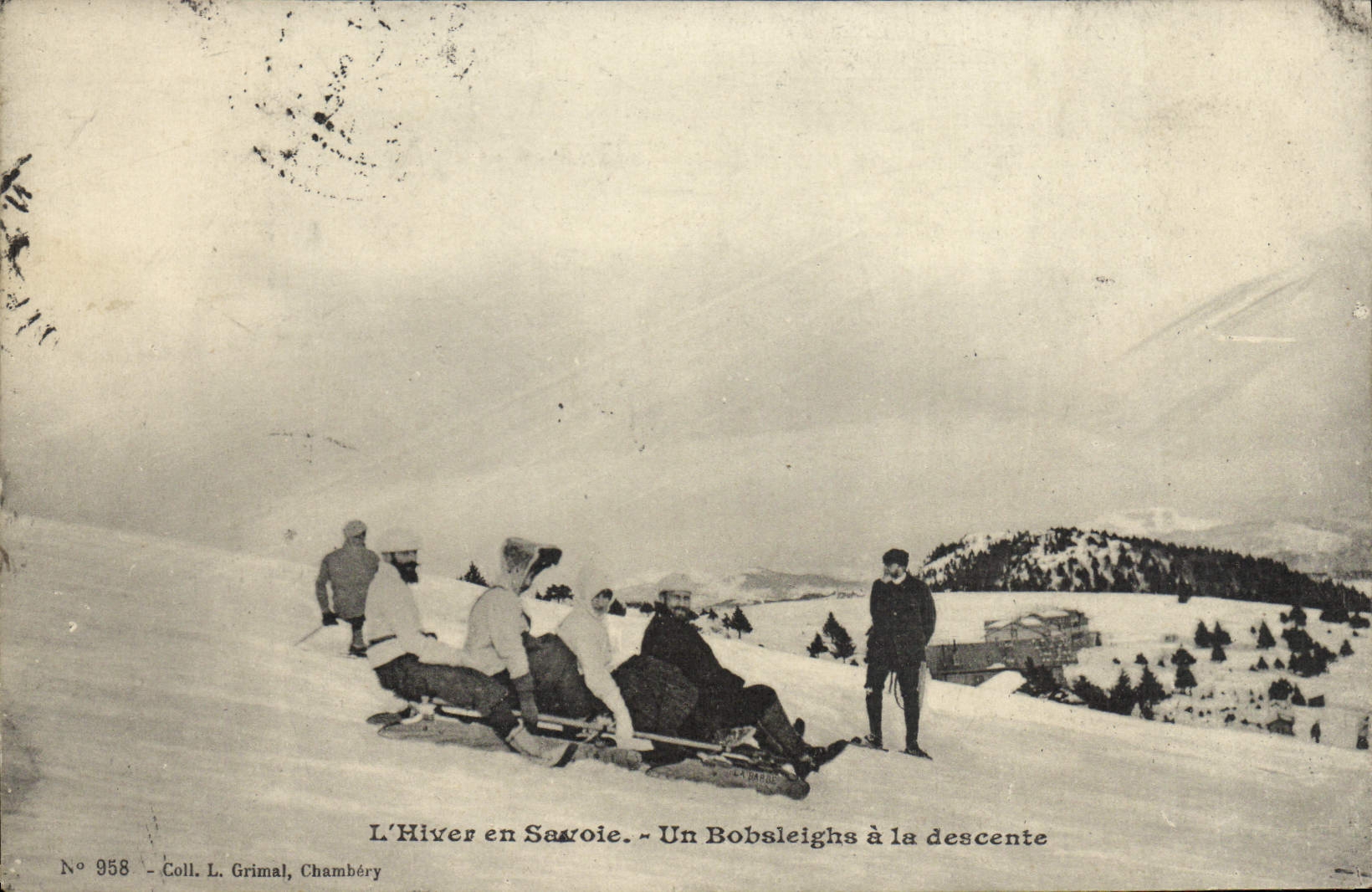 VINTAGE POSTCARD Winter sports Ski Bobsleighs to the descent