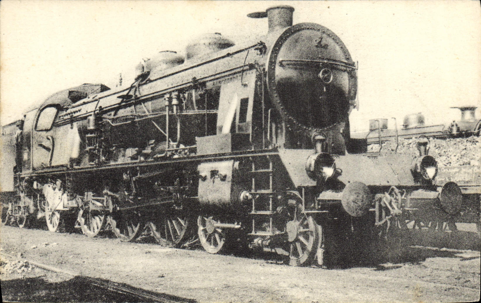 CPA Train Locomotive du Sud Est MAchine 6332