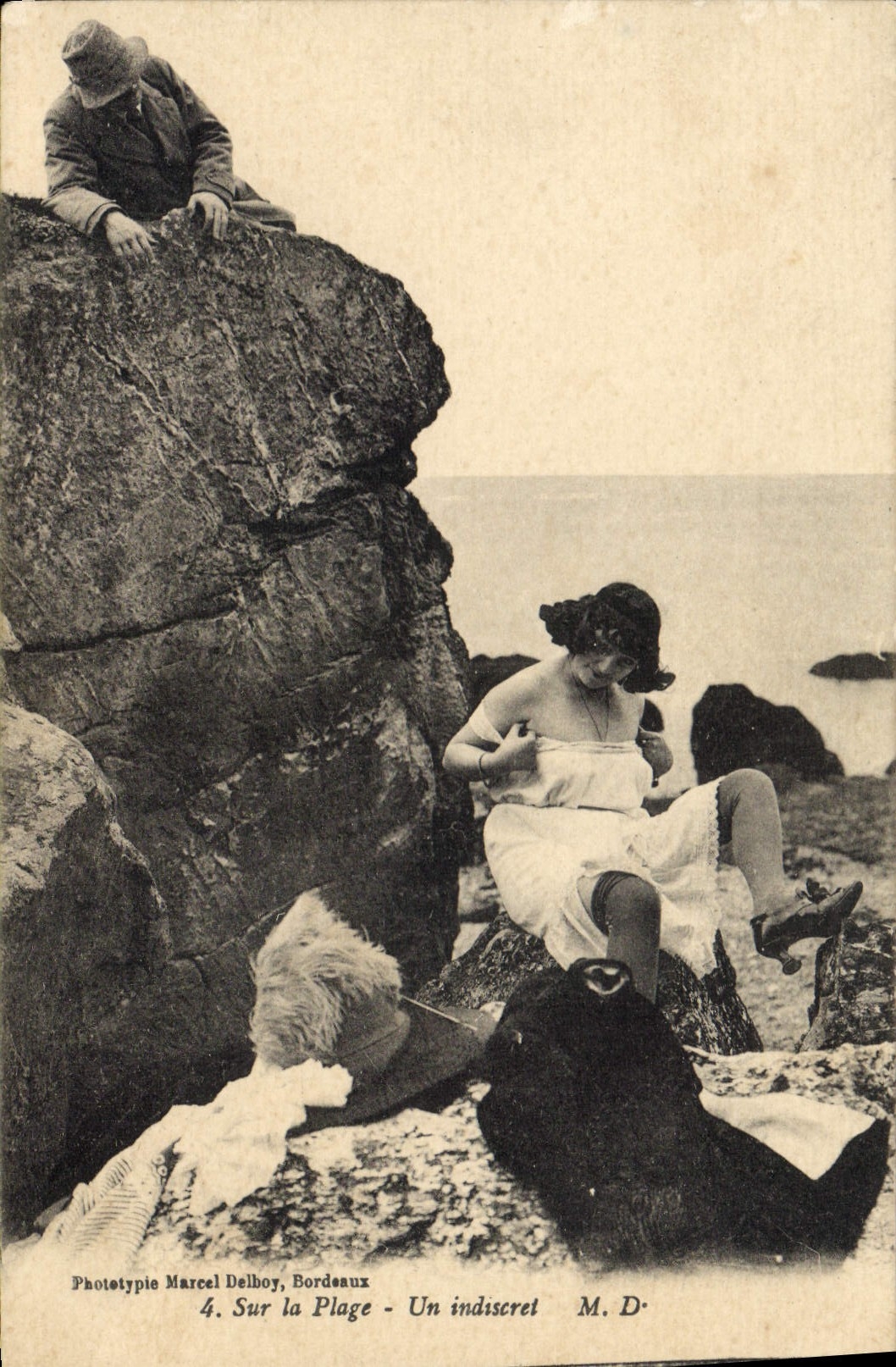 VINTAGE POSTCARD Naked erotic Woman On the beach indiscreet